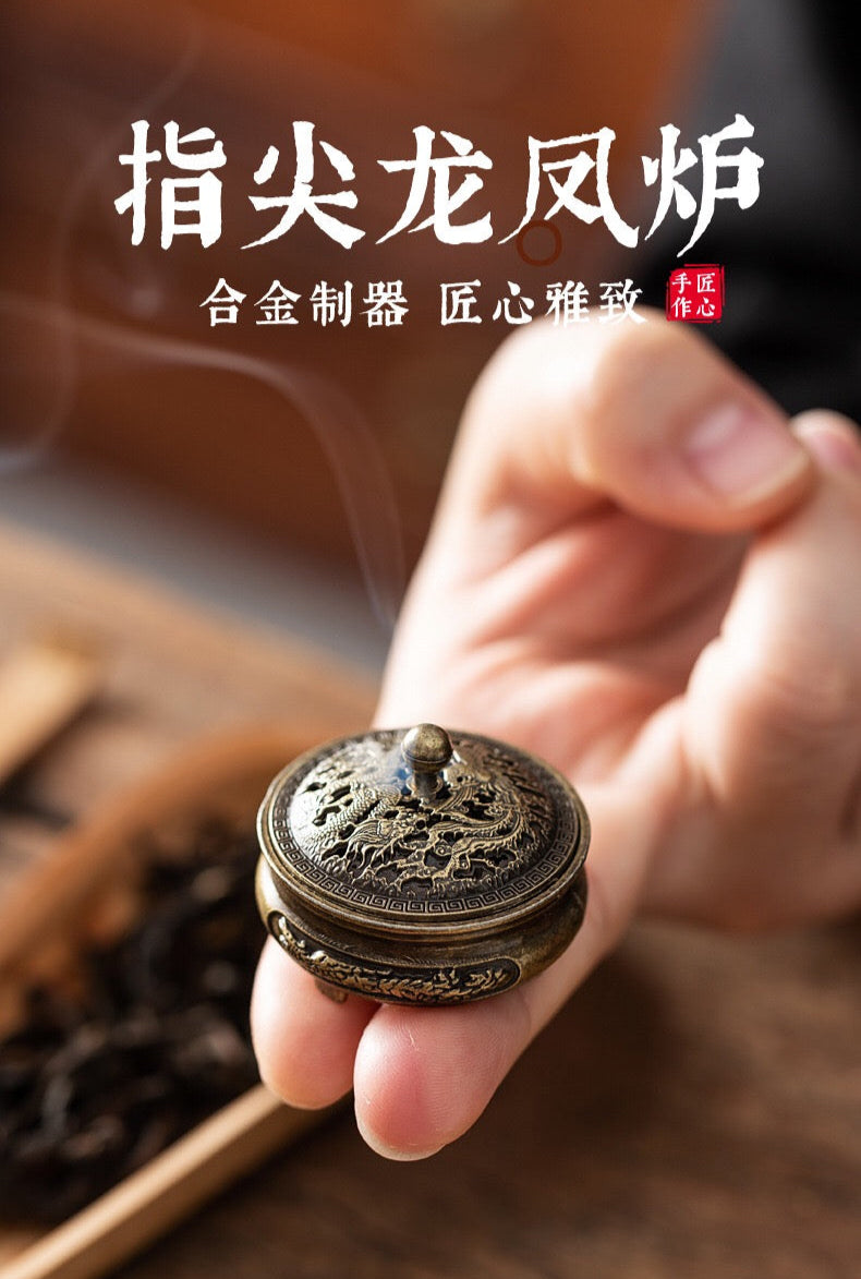 Oriental ancient brass dragon and phoenix auspicious fingertip incense burner mini aromatherapy burner home Zen decoration internet celebrity creative incense burner