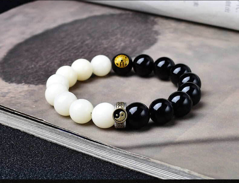 Natural obsidian white jade bodhi Taoist Tai Chi Yin Yang bracelet | Feng Shui protection and blessing fortune-changing popular nine palaces and eight trigrams red agate bracelet | Ancient cultural popular bracelet jewelry to attract wealth and good luck