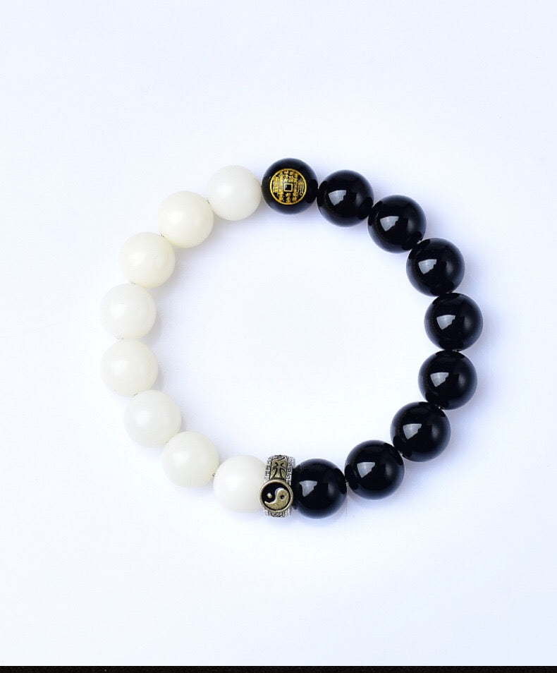 Natural obsidian white jade bodhi Taoist Tai Chi Yin Yang bracelet | Feng Shui protection and blessing fortune-changing popular nine palaces and eight trigrams red agate bracelet | Ancient cultural popular bracelet jewelry to attract wealth and good luck