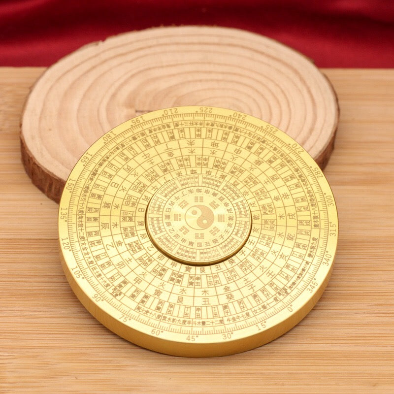 A high-precision multi-layer brass compass, a treasure of ancient culture, is a stress-relieving tool